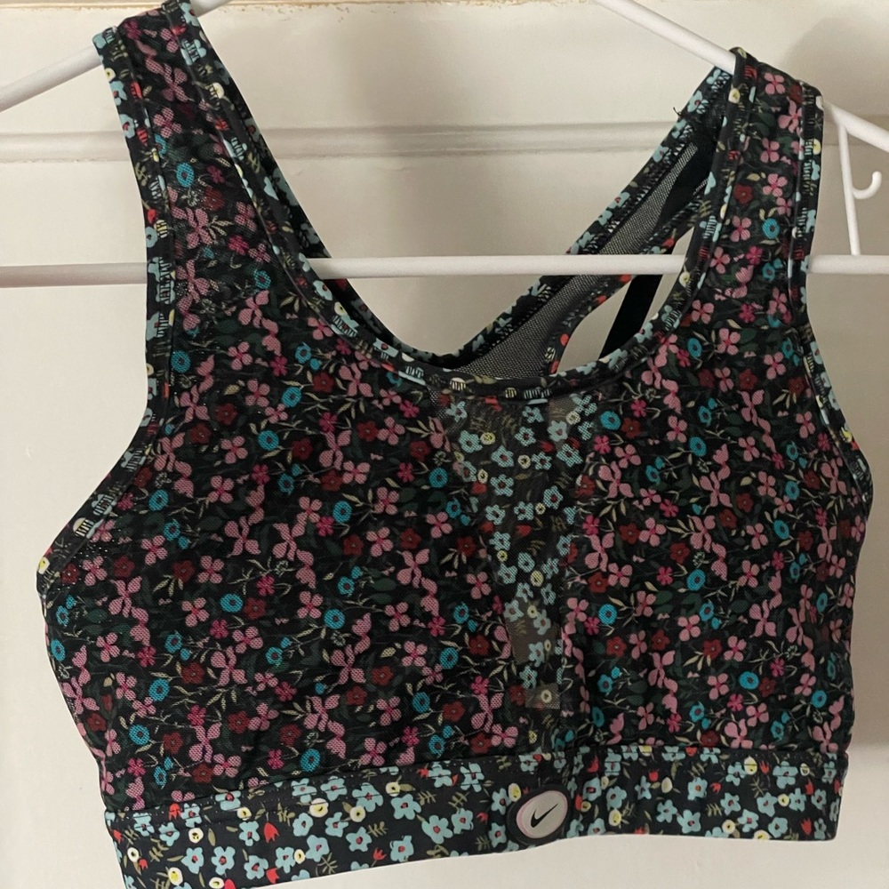 Nike Floral Sportswear Bra in size Small. Cute design and fits nicely.